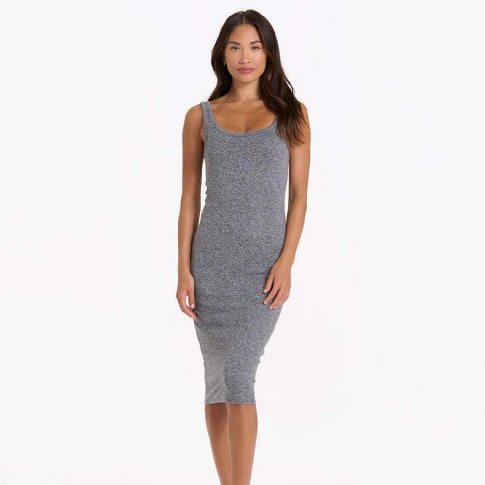 Vuori Halo Essential Dress